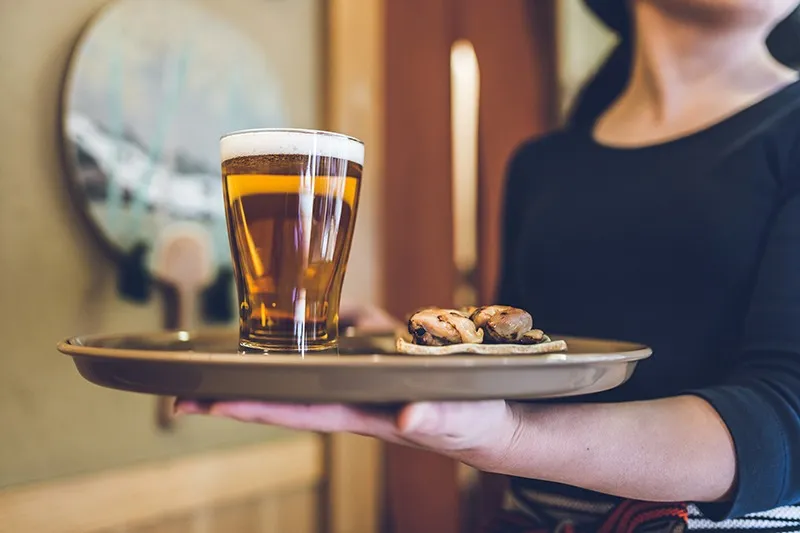 ホール・キッチンスタッフ/正社員